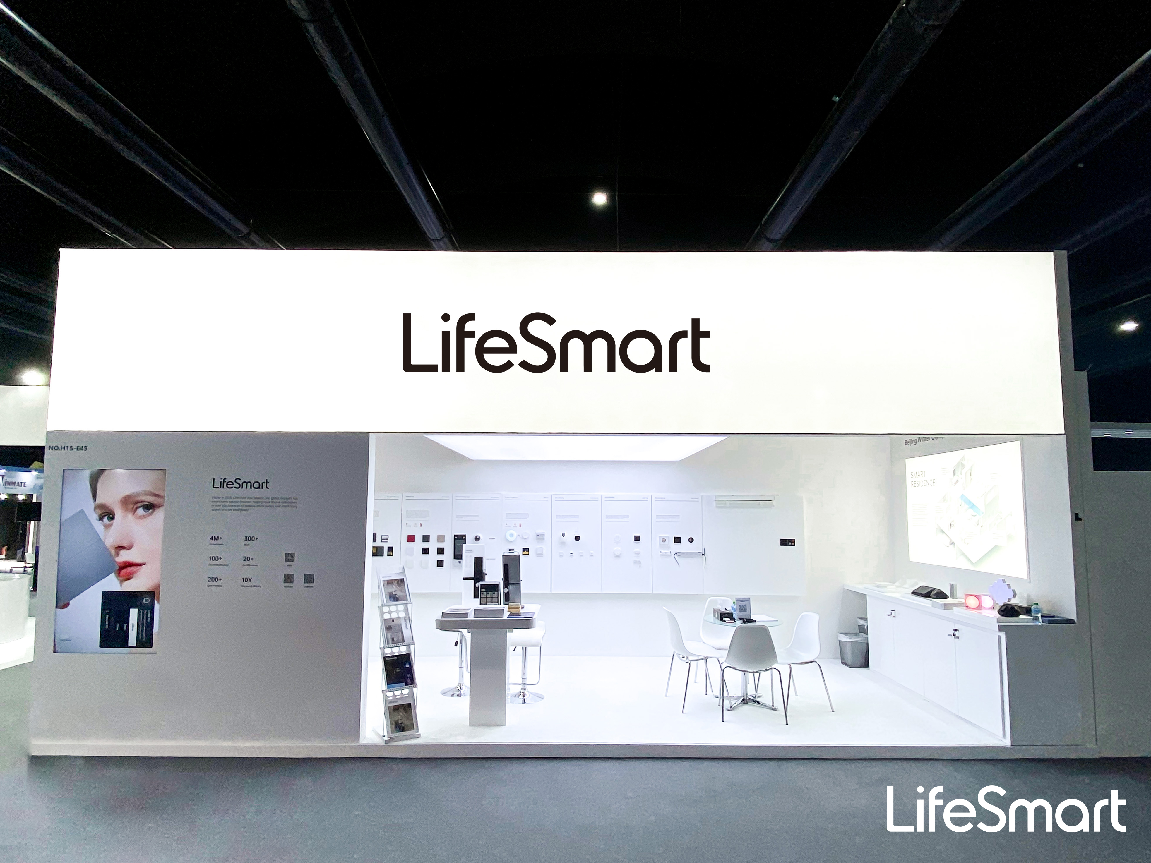 LifeSmart Lights Up GITEX Global 2023 with Smart Home Innovations